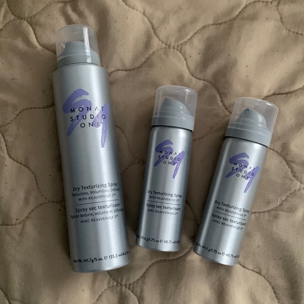Monat dry texturizing spray